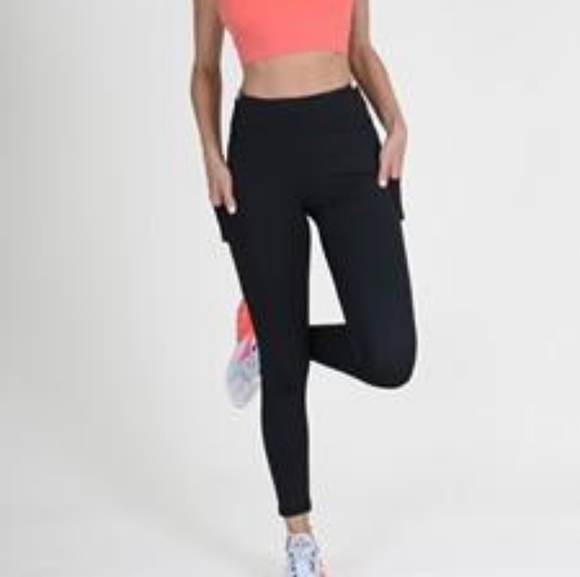 YELETE High Waist Solid Black Workout Leggings With Pockets Size Medium NWT - Picture 4 of 9